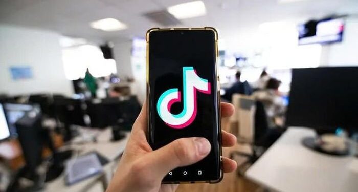 Mạnh tay siết việc kiểm soát các ‘gã khổng lồ’ công nghệ