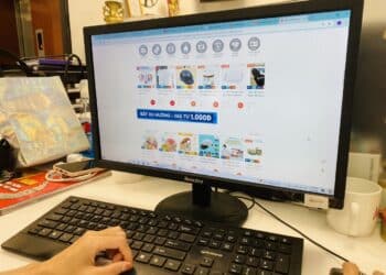 Shopee và TikTok Shop chiếm 93,4% thị phần bán lẻ online