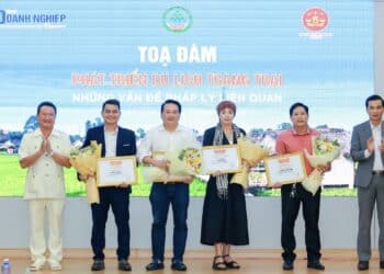 Tạp chí Doanh nghiệp và Trang trại Việt Nam phối hợp Trung tâm tư vấn pháp luật Minh Sơn tổ chức toạ đàm “Phát triển du lịch trang trại – Những vấn đề pháp lý liên quan”