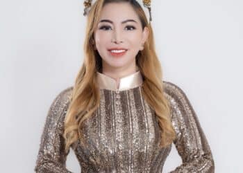 Hoa hậu Nguyễn Thị Thanh Thúy trao tặng kinh phí sửa chữa các điểm trường vùng núi