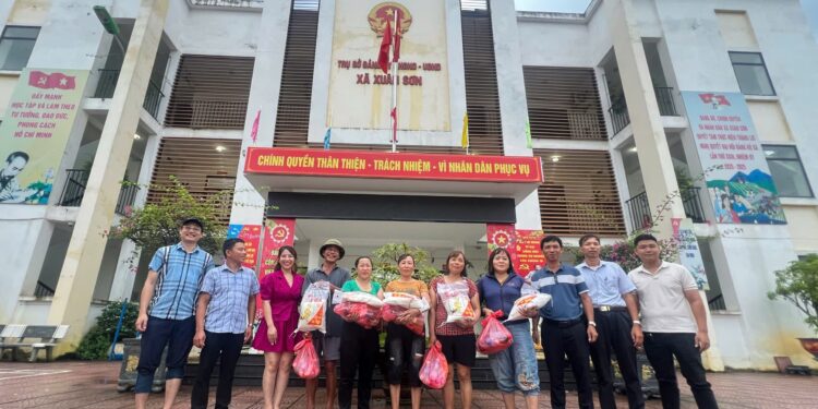 Trung tâm Nghiên cứu Chính sách, pháp luật cho đầu tư, phát triển công nghệ Blockchain (CBT) – Tạp chí Doanh nghiệp và Trang trại Việt Nam tiếp tục góp yêu thương gửi đồng bào vùng bão lũ Hà Nội