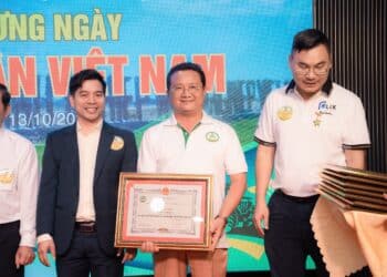 Ông Hồ Minh Sơn được Hiệp hội  VFAEA tôn vinh góp phần xây dựng, phát triển “Nông nghiệp – nông dân – nông thôn” năm 2024