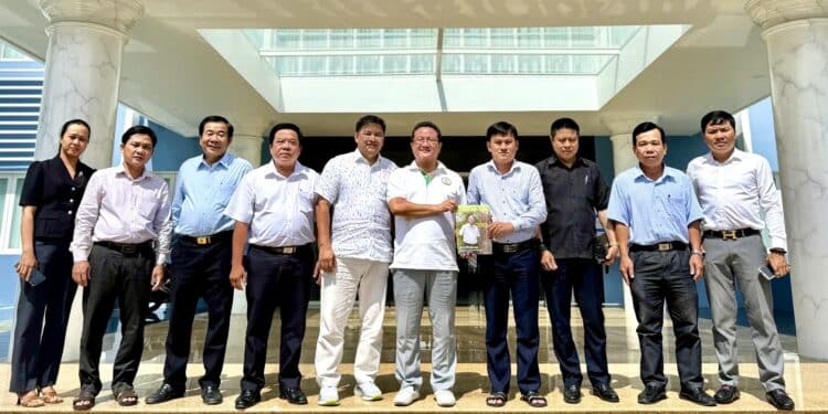 Thăm, làm việc và bàn giao kinh phí xây cầu nông thôn mới tại huyện Mỏ Cày Nam, tỉnh Bến Tre