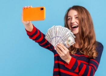 Vì sao một bộ phận người trẻ gồng mình với vỏ bọc ảo, để khẳng định giá trị bản thân?