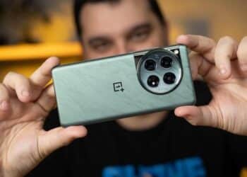 OnePlus 12 lột xác với bản cập nhật AI đột phá