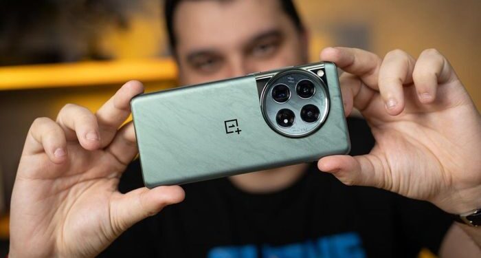 OnePlus 12 lột xác với bản cập nhật AI đột phá