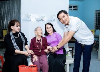 Bến Tre: Thăm và chúc tết Mẹ Việt Nam anh hùng nhân dịp Tết Nguyên đán xuân Ất Tỵ 2025