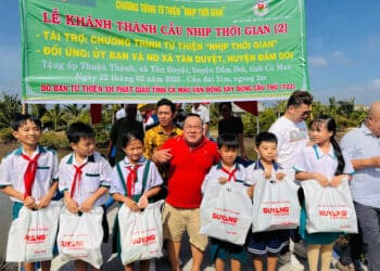 Khánh thành, đưa vào sử dụng 2 cầu dân sinh “Nhịp Thời Gian” tại xã Tân Thuận và Tân Duyệt (huyện Đầm Dơi, tỉnh Cà Mau)