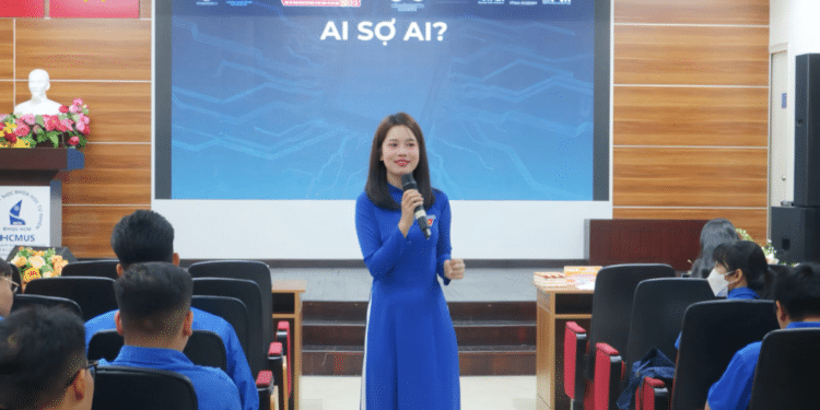 VTALK đồng hành cùng Đoàn viên thanh tiên, sinh viên Trường Đại học Khoa học Tự nhiên tập huấn “Ứng dụng trí tuệ nhân tạo AI trong công việc, học tập”
