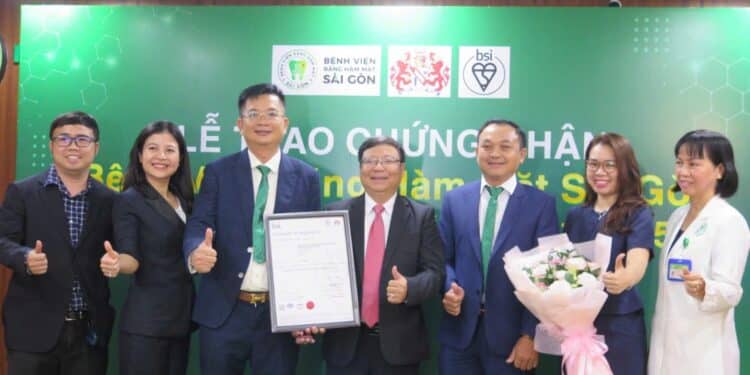 Bệnh viện Răng Hàm Mặt Sài Gòn đơn vị Y tế tư nhân, đón nhận chứng nhận ISO 9001:2015