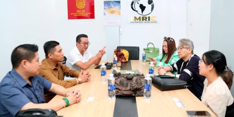 Tiếp, làm việc với Đoàn công tác Hiệp hội trao đổi kỹ năng thế giới