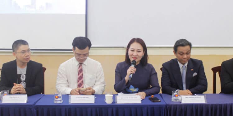 HIỆP HỘI VFAEA – VIỆN IMRIC VÀ VIỆN IRLIE THAM LUẬN TẠI SINH HOẠT KHOA HỌC QUỐC TẾ “TÁI CẤU TRÚC VÙNG ĐÔ THỊ PHÍA NAM” DO VIỆN ISSH TỔ CHỨC