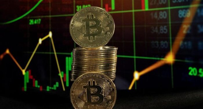 Giá Bitcoin tăng dựng đứng