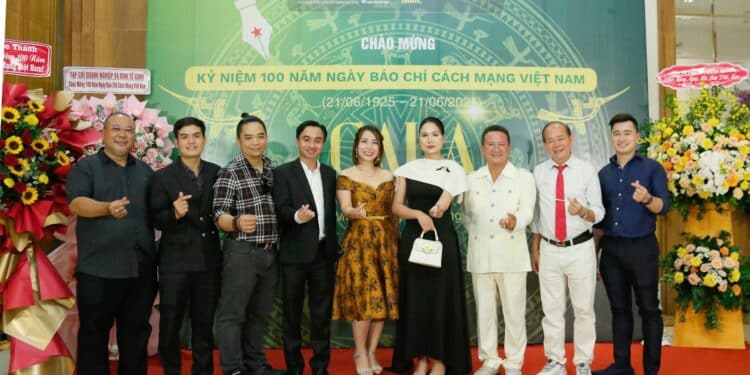 Long trọng Lễ Kỷ niệm 100 năm Báo chí cách mạng Việt Nam và trao Kỷ niệm chương xây dựng, phát triển “Nông nghiệp – Nông dân – Nông thôn Việt Nam