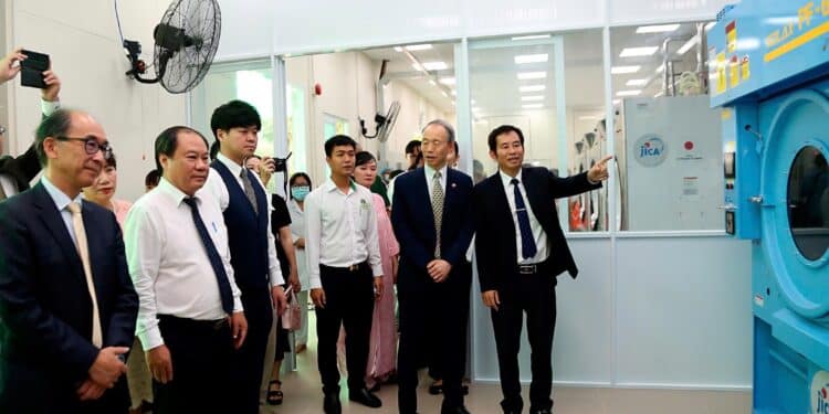Bệnh viện Lê Văn Thịnh chính thức đưa vào vận hành nhà giặt công nghệ Nhật Bản