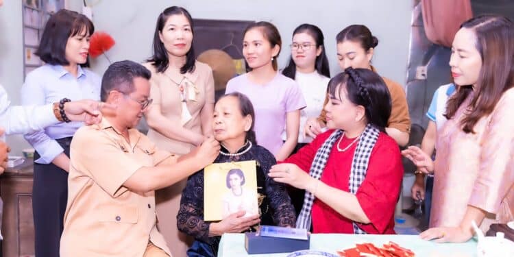 Hiệp hội VFAEA – Tạp chí Doanh nghiệp và Trang trại Việt Nam Tri ân Mẹ Việt Nam Anh hùng tại Quảng Trị