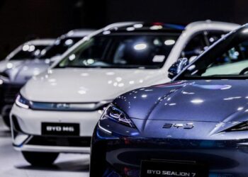 Tăng trưởng xe điện toàn cầu đột ngột chững lãi