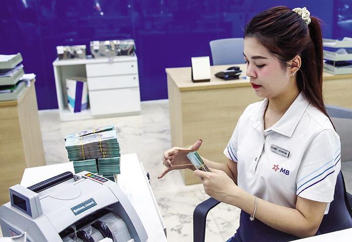 Tín dụng tăng vọt, vốn chảy mạnh vào lĩnh vực ưu tiên