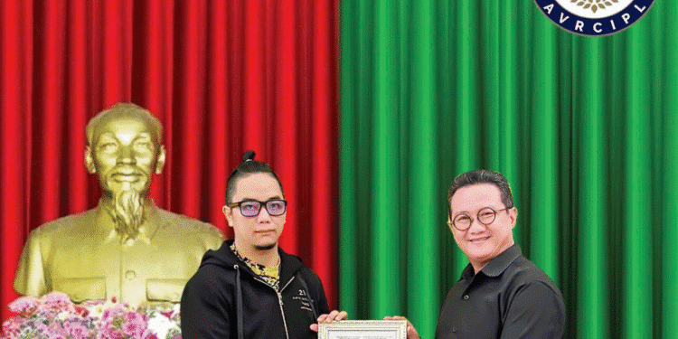 Hiệp hội Nghiên cứu, Tư vấn về Chính sách, pháp luật cho hoạt động đầu tư tại Việt Nam trao quyết định bổ nhiệm Trưởng văn phòng đại diện Hiệp hội tại Hà Nội