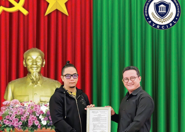 Hiệp hội Nghiên cứu, Tư vấn về Chính sách, pháp luật cho hoạt động đầu tư tại Việt Nam trao quyết định bổ nhiệm Trưởng văn phòng đại diện Hiệp hội tại Hà Nội