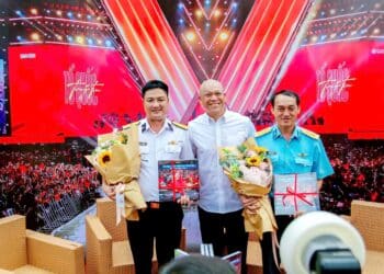 RA MẮT SÁCH ẢNH “80 NĂM – MỘT VIỆT NAM VỮNG TIN”: LAN TOẢ HÌNH ẢNH KHẮC HỌA BẢN LĨNH, KHÁT VỌNG VÀ NIỀM TIN DÂN TỘC