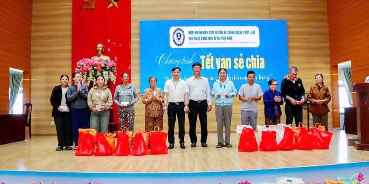 Hiệp hội Nghiên cứu, Tư vấn về Chính sách, pháp luật cho hoạt động đầu tư tại Việt Nam mang xuân ấm áp đến đặc khu Lý Sơn (Quảng Ngãi)